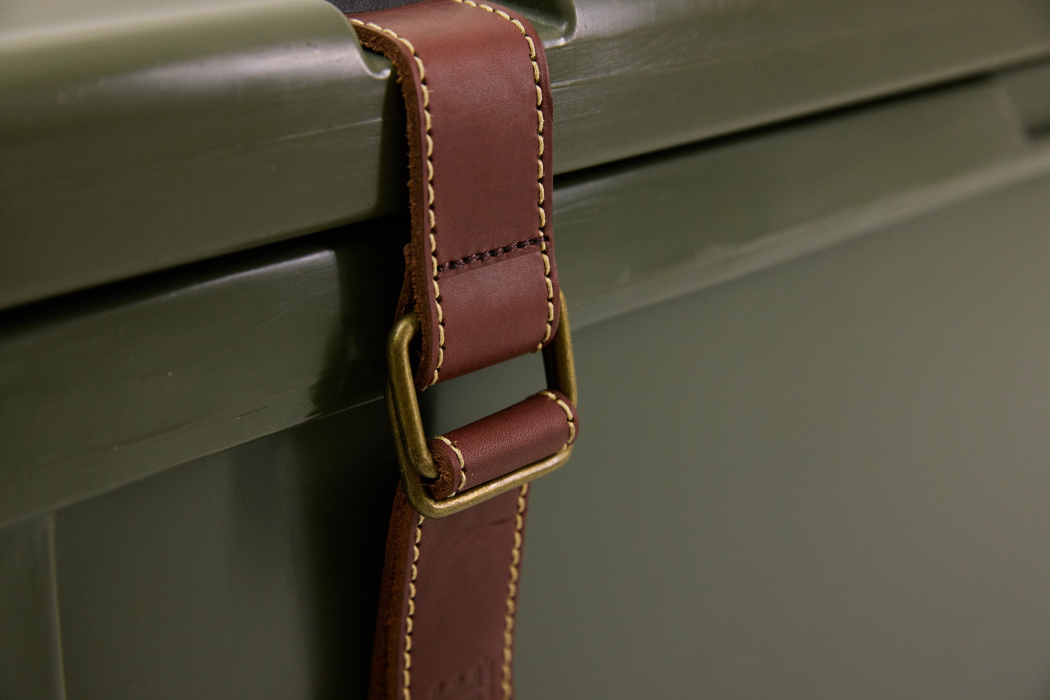 45L Rogue Ice Cooler with full leather top