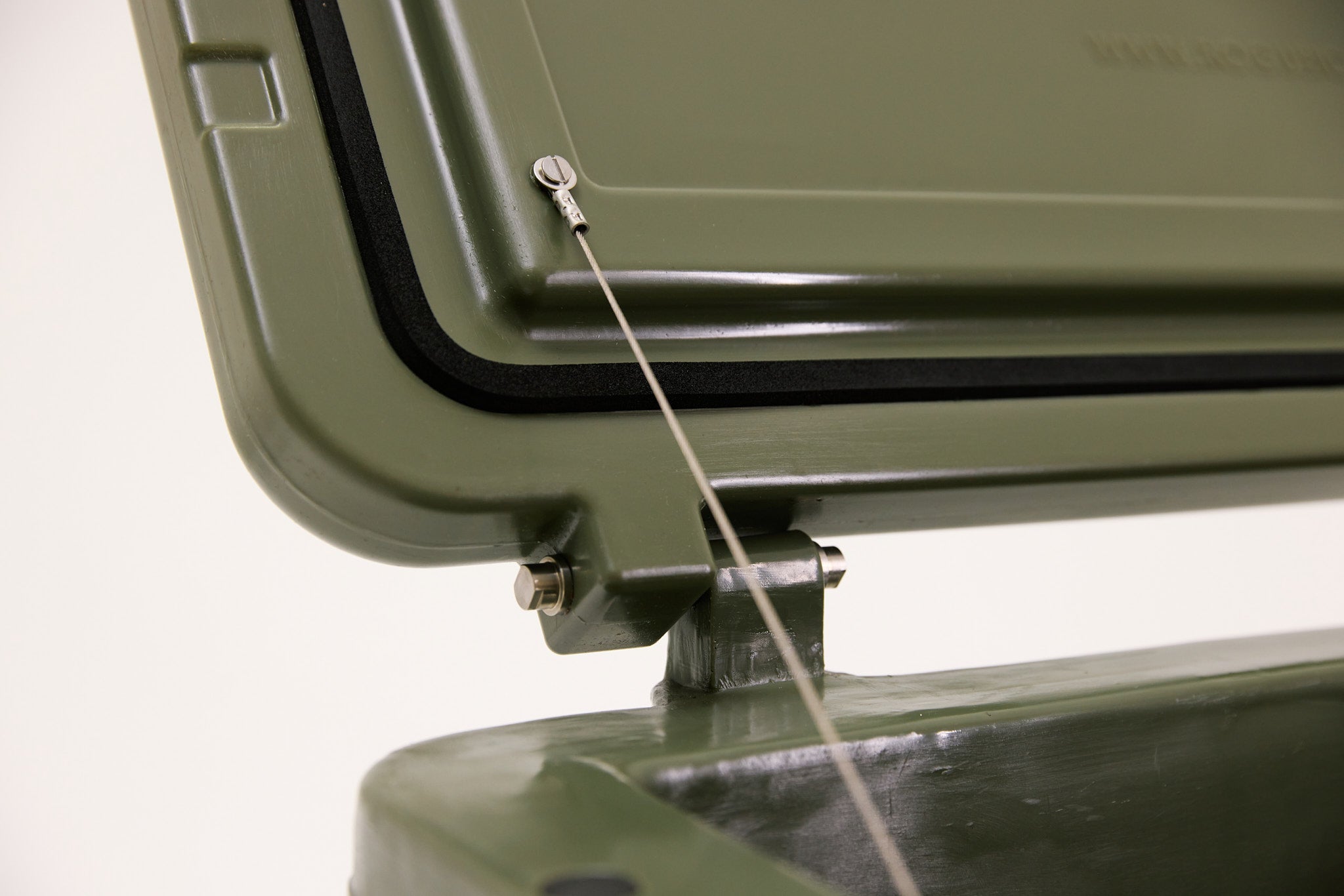 45L Rogue Ice Cooler with canvas seat