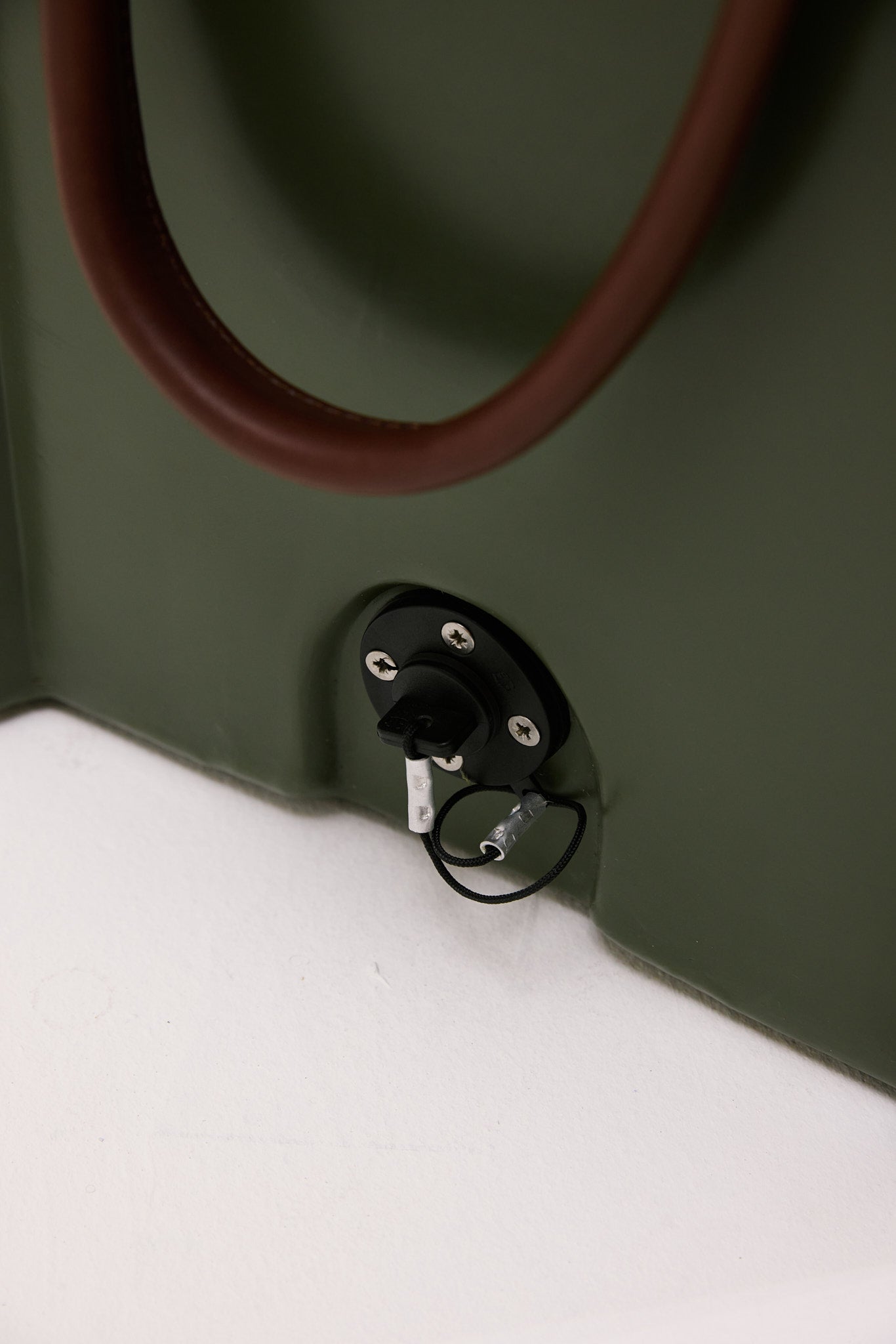 45L Rogue Ice Cooler with full leather top